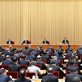 发展社区支持的居家养老，扩大普惠养老服务